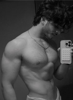 Rohit - Male escort in New Delhi Photo 2 of 2