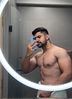 Rohit - Male adult performer in New Delhi Photo 1 of 2