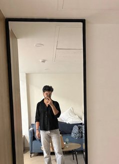 Rohit - Male escort in New Delhi Photo 2 of 2