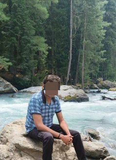 Rohit Male Escort - Male escort in Dubai Photo 2 of 3