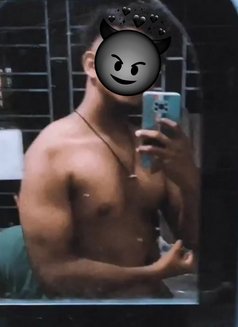 Rohit Shaw - Agencia de acompañantes masculinas in Kolkata Photo 2 of 3