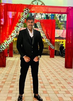 6.2 tall dark Indian bull. - Male escort in Bangalore Photo 1 of 4