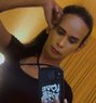 Roja cam service - Acompañantes transexual in Colombo Photo 25 of 29