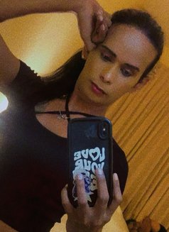 Roja cam service - Transsexual escort in Colombo Photo 25 of 29