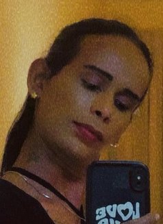 Roja cam service - Transsexual escort in Colombo Photo 26 of 29