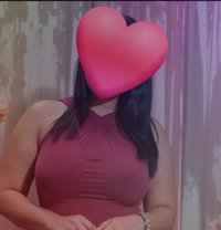 Roja Tamil chubby booty girl - puta in Colombo