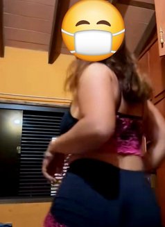 Roja Tamil chubby booty girl - puta in Colombo Photo 15 of 16