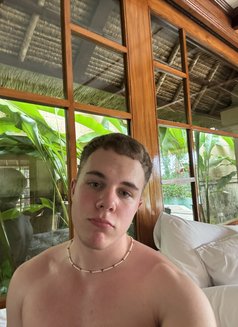 Roma Din - Male escort in Dubai Photo 5 of 8