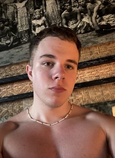 Roma Din - Male escort in Dubai Photo 6 of 8