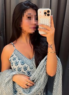 Roma Here Real Meet & Cam Show - escort in Hyderabad Photo 1 of 3