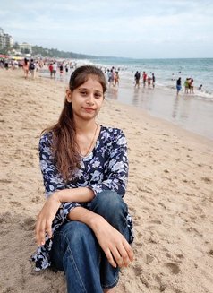 Roma Here Real Meet & Cam Show - puta in Pune Photo 1 of 1