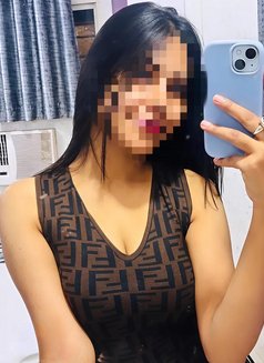 Roma Here Real Meet & Cam Show - escort in Hyderabad Photo 1 of 2