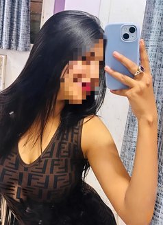 Roma Here Real Meet & Cam Show - escort in Hyderabad Photo 2 of 2