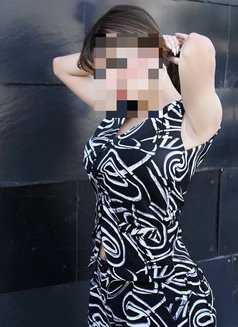 Roma-luxury premium companie - Acompañantes transexual in Noida Photo 4 of 5