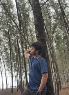 Roman - Acompañantes masculino in Chennai Photo 2 of 3