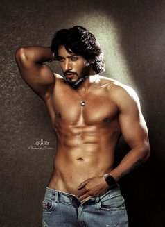 Roman Mallik - Male escort in Hyderabad Photo 7 of 9