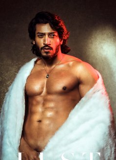 Roman Mallik - Male escort in Hyderabad Photo 8 of 9