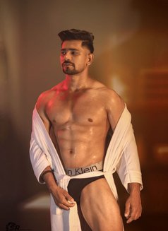 Roman Mallik - Acompañantes masculino in Hyderabad Photo 3 of 8