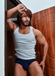 Roman Mallik - Acompañantes masculino in Mumbai Photo 9 of 9