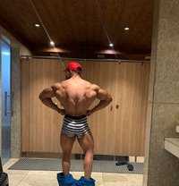 Roman Mallik - Acompañantes masculino in Bangalore