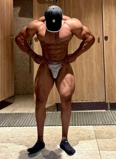 Roman Mallik - Acompañantes masculino in Bangalore Photo 3 of 10