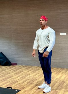 Roman Mallik - Acompañantes masculino in Bangalore Photo 7 of 10