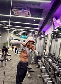 Roman Mallik - Acompañantes masculino in Bangalore Photo 8 of 10