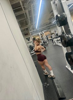 Romana - escort in Hong Kong Photo 17 of 18