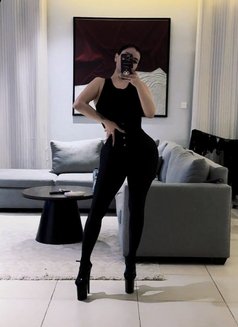 Romana - Dominadora in Riyadh Photo 4 of 5