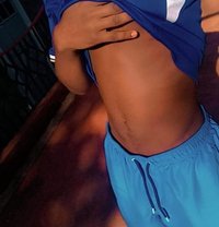 Romantic Massage - Male escort in Nairobi