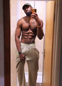 Romario - Male escort in Bangkok Photo 1 of 3
