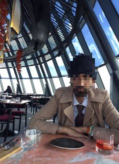 Romeo for Women & Couples - Male escort in Nairobi Photo 6 of 6