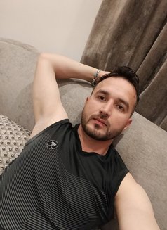 Romeo - Male escort in Riyadh Photo 2 of 4