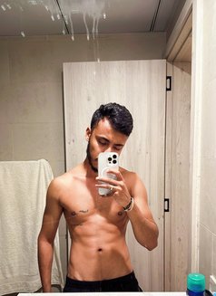 Romeo - Acompañantes masculino in Dubai Photo 4 of 4