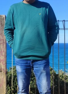 Romeo - Male companion in Dubai Photo 1 of 2