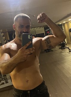 Romeo - Male escort in Pattaya Photo 1 of 4