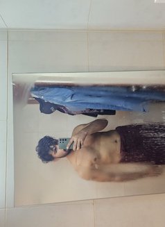 Romeo Steele - Male escort in Kochi Photo 3 of 4