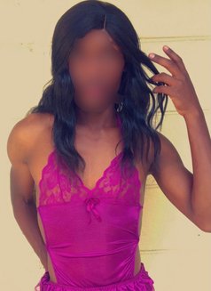 Gemii - Transsexual escort in Nairobi Photo 3 of 3