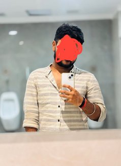 Romix - Acompañantes masculino in New Delhi Photo 1 of 2