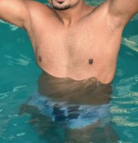 Romiyo - Acompañantes masculino in Rajkot