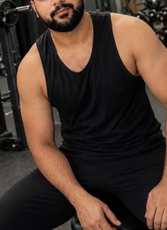 Ron - Male escort in Gurgaon Photo 4 of 5