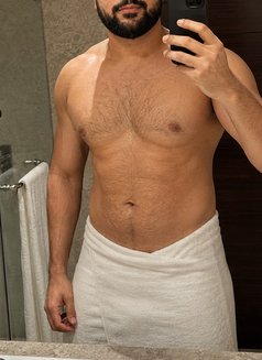 Ron - Male escort in Gurgaon Photo 3 of 7