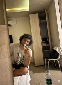Ron - Male escort in Noida Photo 3 of 4