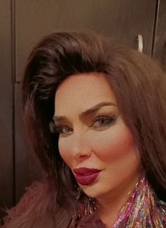 Rona Rateb - Transsexual escort in Beirut Photo 3 of 10