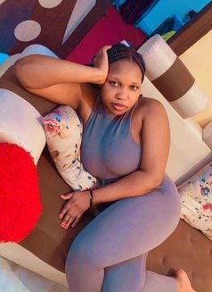 Ronah - escort in New Delhi Photo 3 of 4