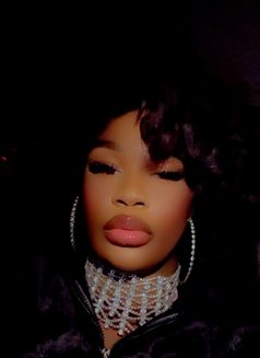 Ronah - escort in Guangzhou Photo 2 of 2