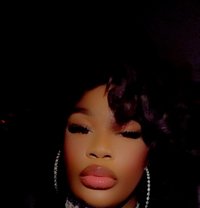 Ronah - puta in Guangzhou