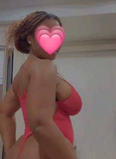 Ronah available in Chennai - escort in Chennai Photo 3 of 5