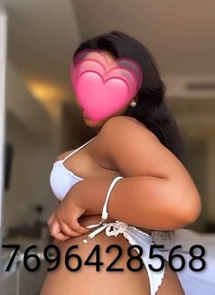 Ronah - escort in Bangalore Photo 2 of 4