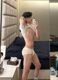 Ronaldo Twink - Male escort in Riyadh Photo 14 of 16